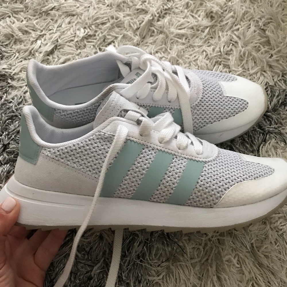 WORN ONCE adidas sneakers Size W7